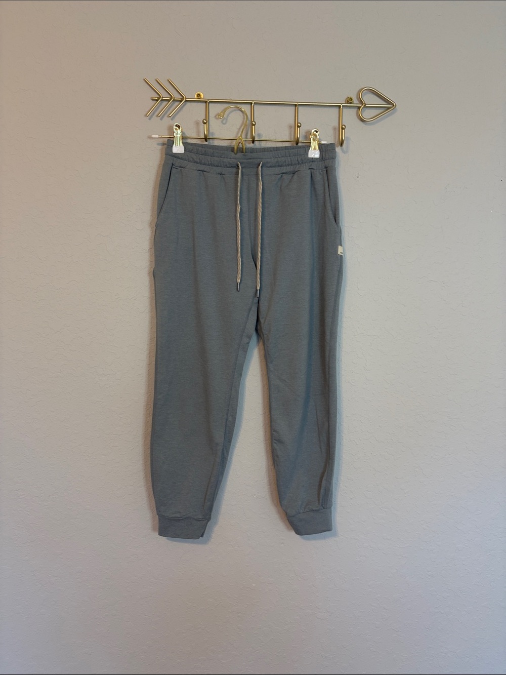 Vuori Gray Performance Joggers Size XS Drawstring Athletic Pants